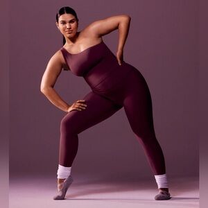 SPANX x Bala | SPANXsmooth OnForm
Asymmetrical Tank in S